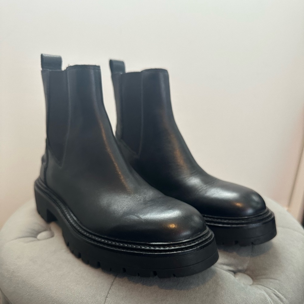 ZARA Genuine Leather Chelsea Boots